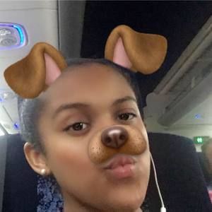 Meet your Posher, Chloe